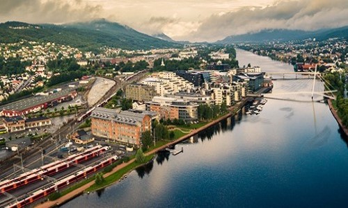 Regnskapsforer_Drammen-elv.jpg